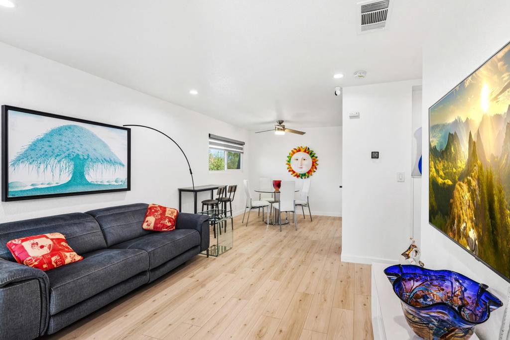 Palm Springs, CA 92262,2812 N Auburn CT #F201