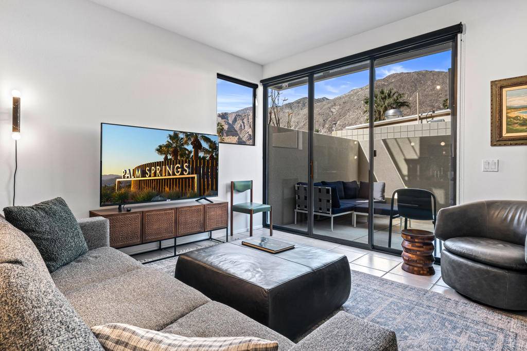 Palm Springs, CA 92262,671 E Arenas RD