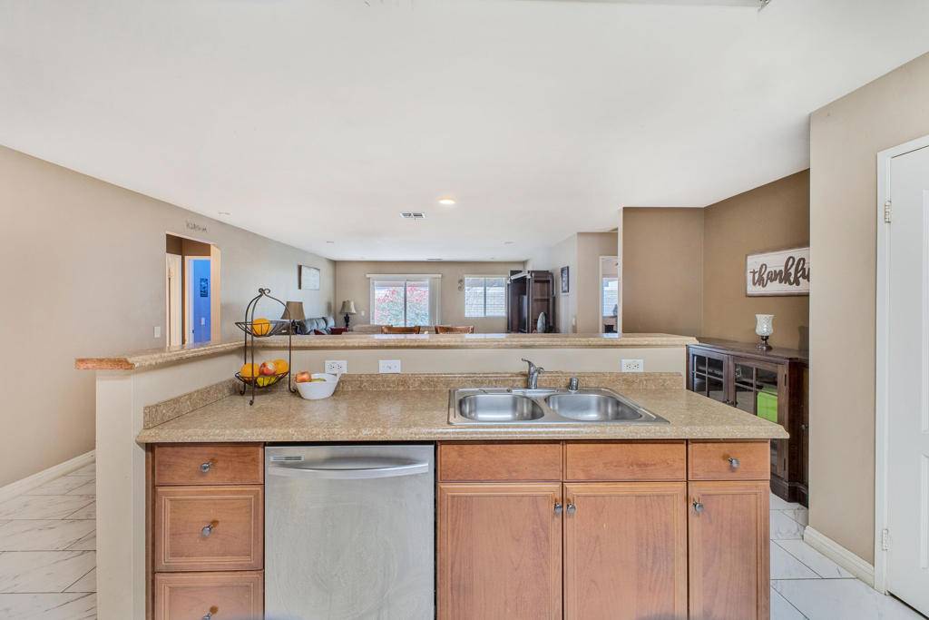 Coachella, CA 92236,84163 Pismo CT