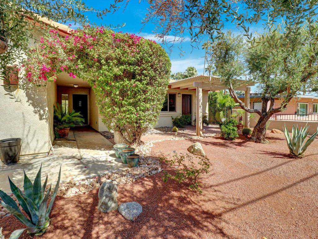 Palm Springs, CA 92264,250 E Sonora RD