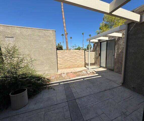 Palm Springs, CA 92262,837 N Calle De Pinos