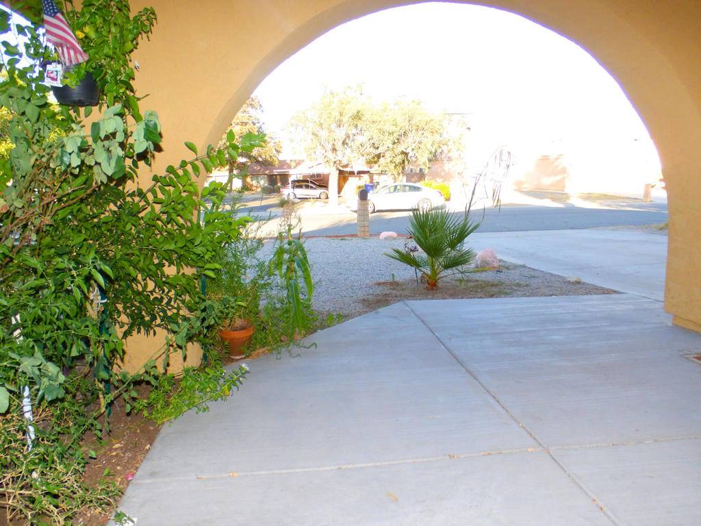 Desert Hot Springs, CA 92240,13547 Caliente DR