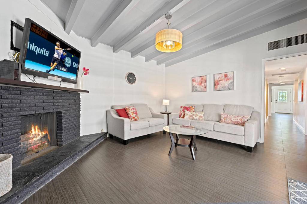 Palm Springs, CA 92262,515 N Calle Marcus