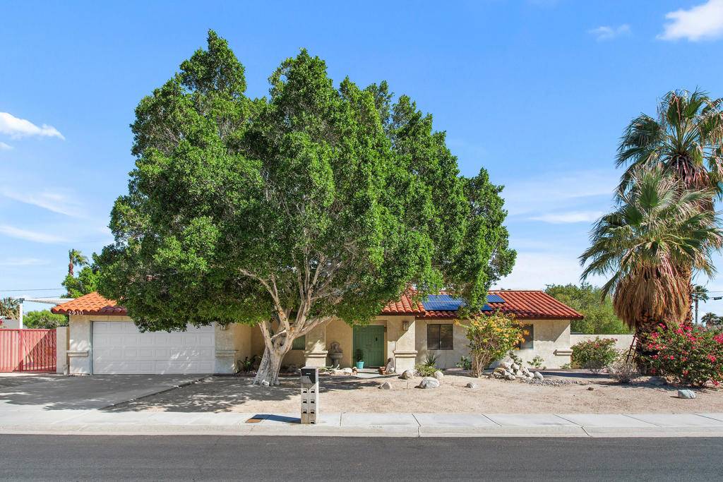 Palm Springs, CA 92262,2910 N Bahada RD