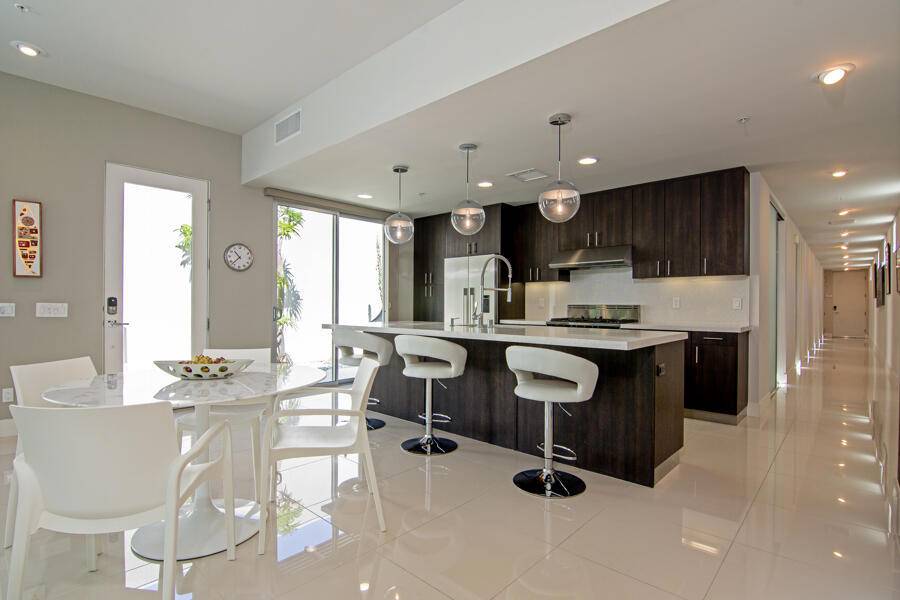 Palm Springs, CA 92264,743 E Twin Palms DR