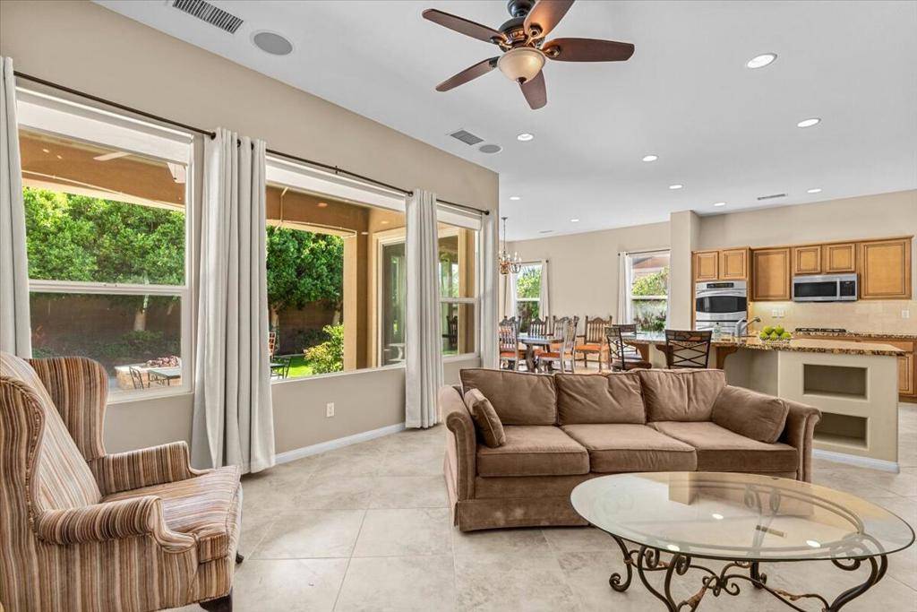 La Quinta, CA 92253,61466 Fire Barrel DR