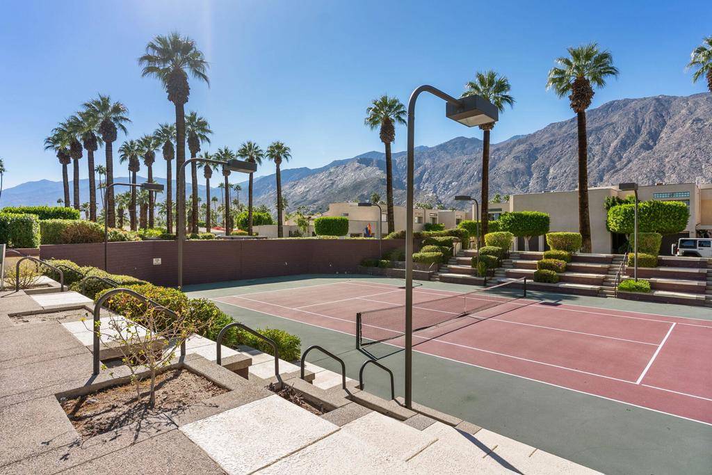 Palm Springs, CA 92262,990 N Village SQ