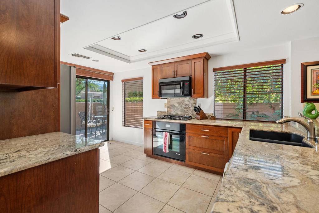 Palm Desert, CA 92260,73256 Foxtail LN