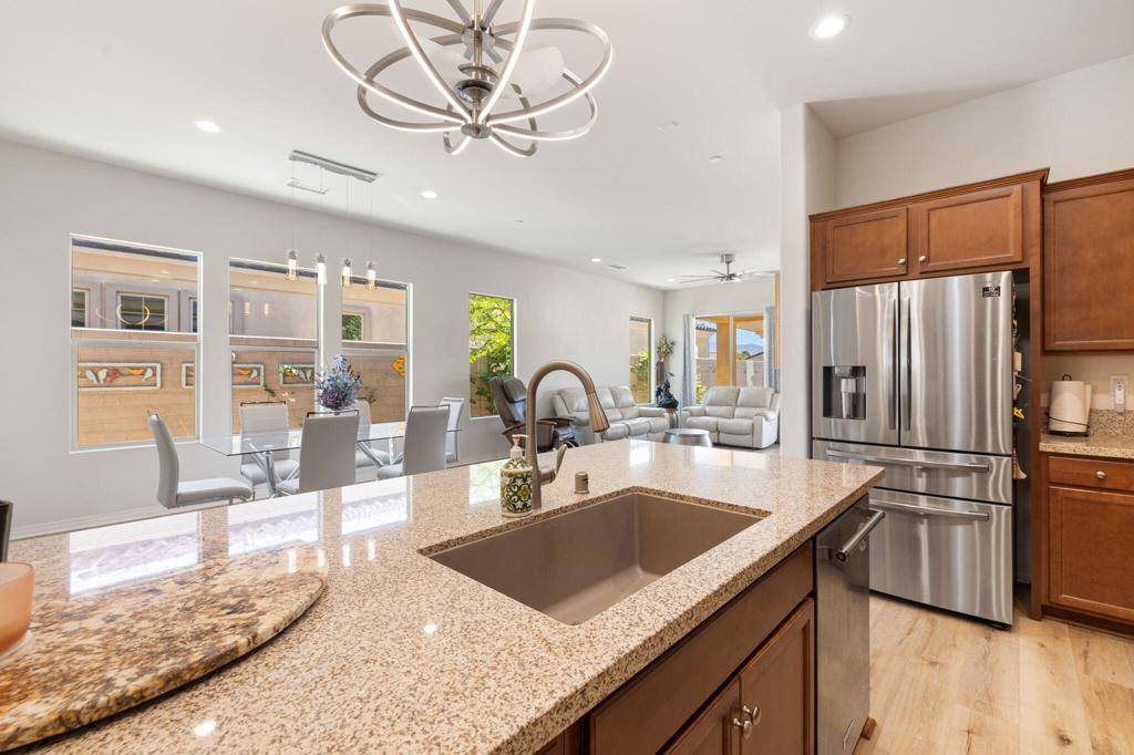 Rancho Mirage, CA 92270,25 Pinot Noir