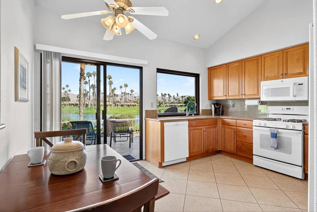 Palm Desert, CA 92211,76232 Poppy LN