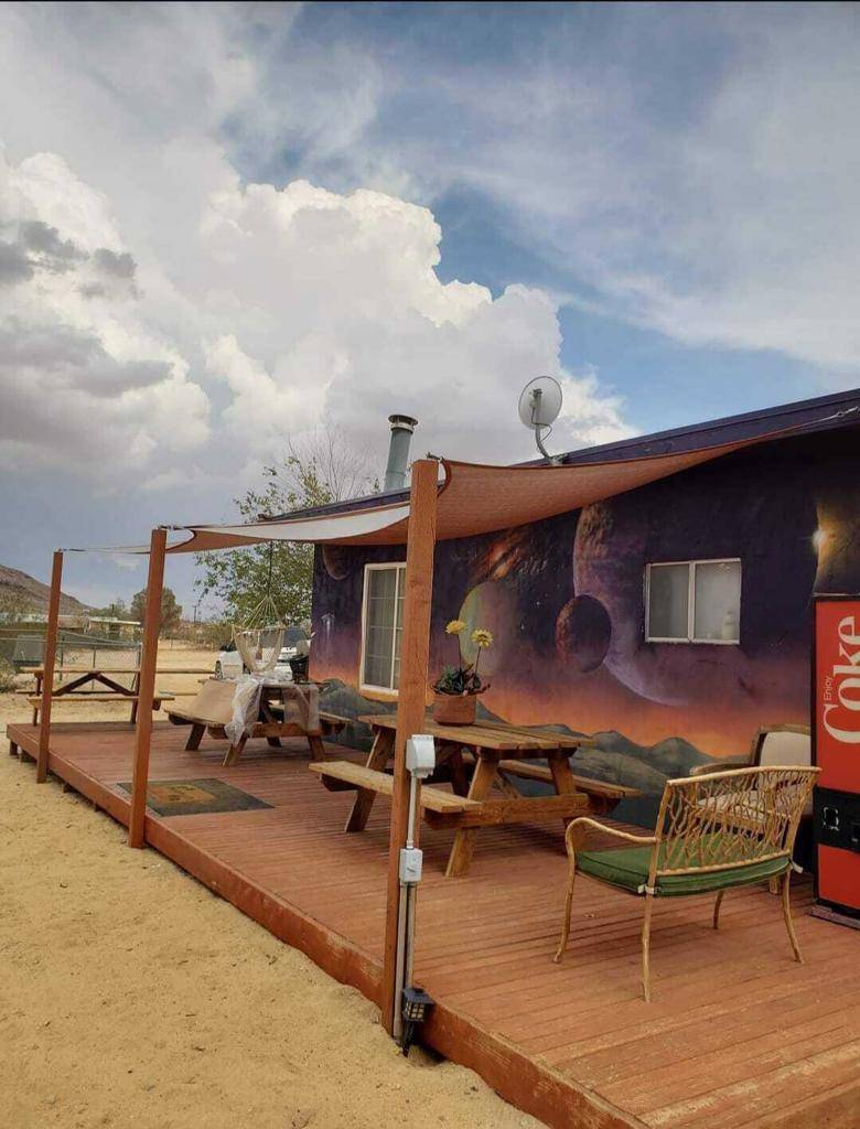 Landers, CA 92285,58562 Applegate WAY