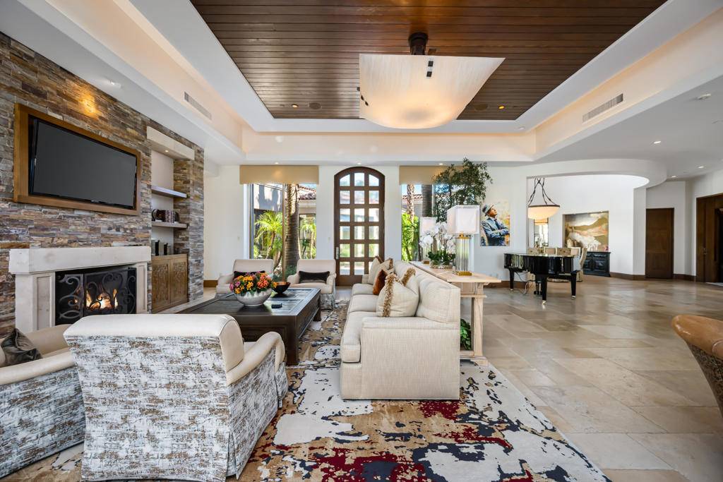 La Quinta, CA 92253,52711 Via Dona