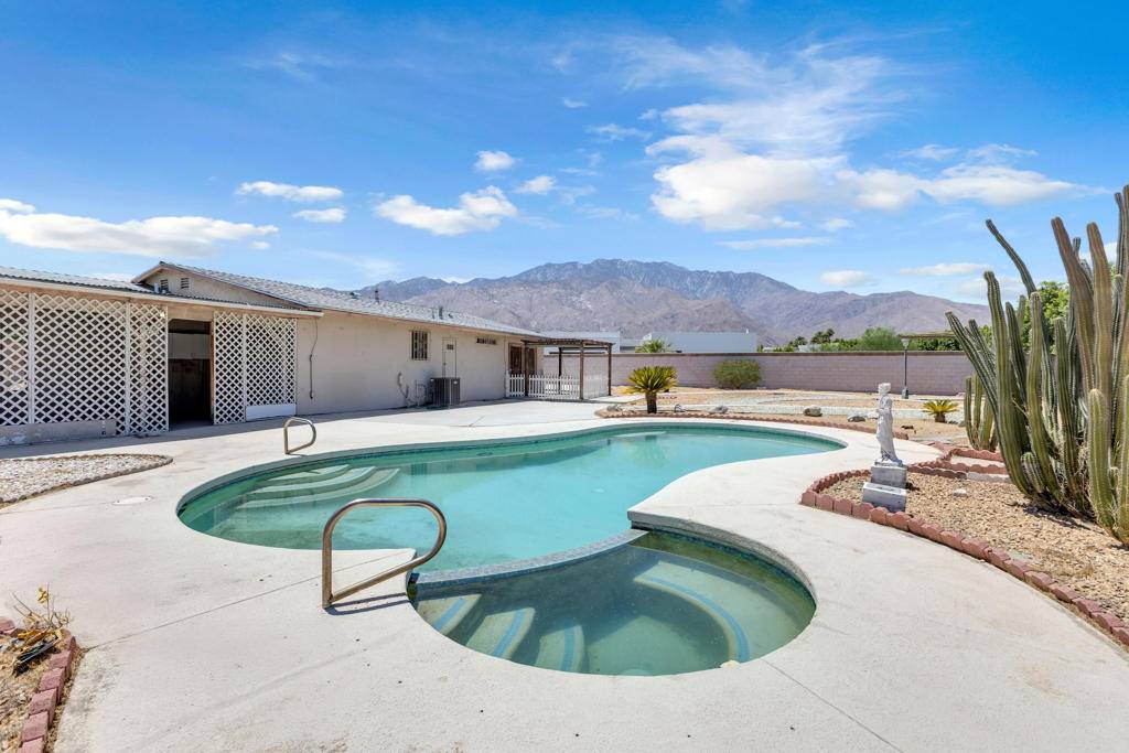 Palm Springs, CA 92262,1880 Sharon RD