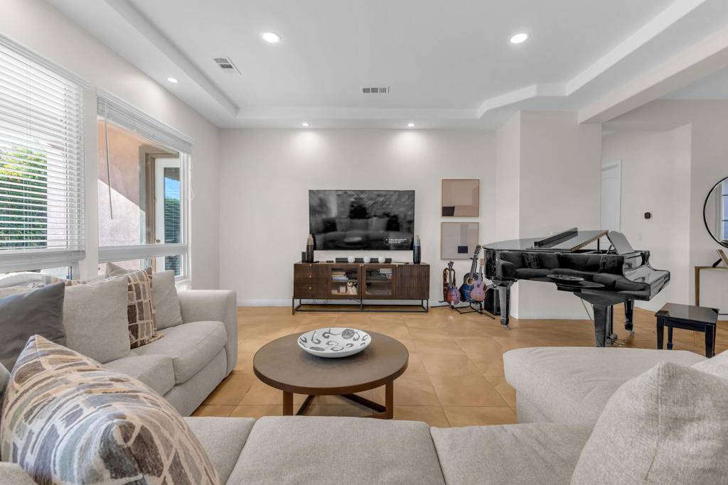 La Quinta, CA 92253,81715 Charismatic WAY