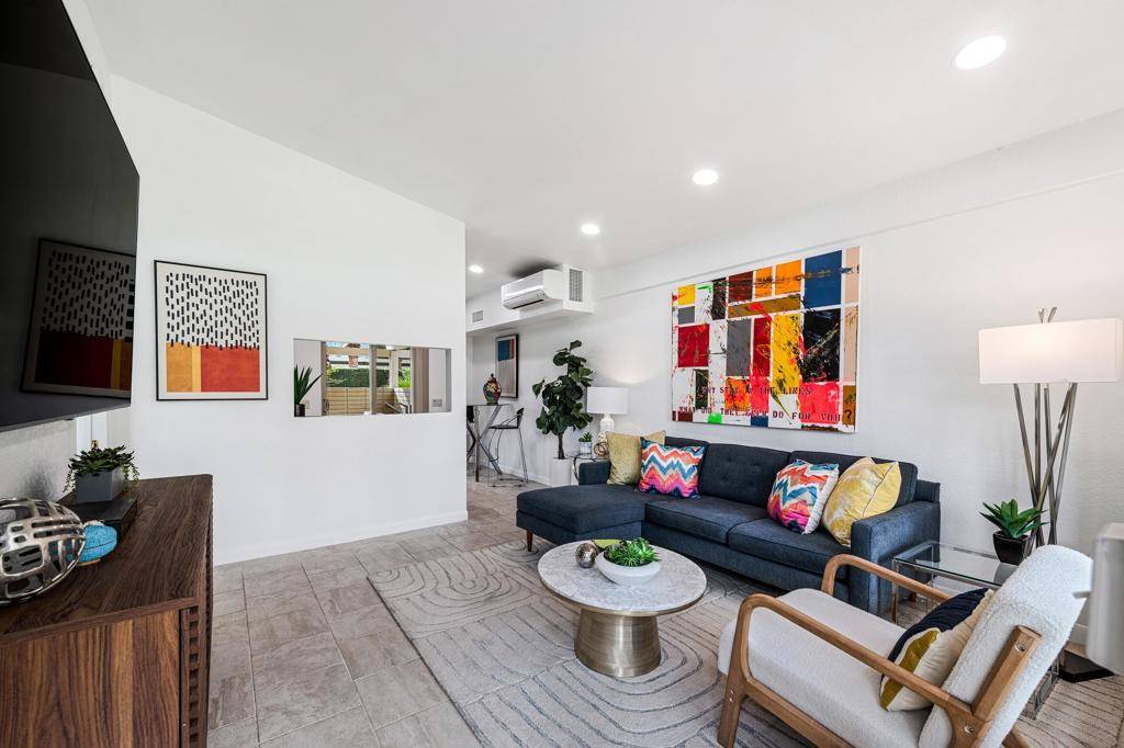 Palm Springs, CA 92262,290 S San Jacinto DR #8