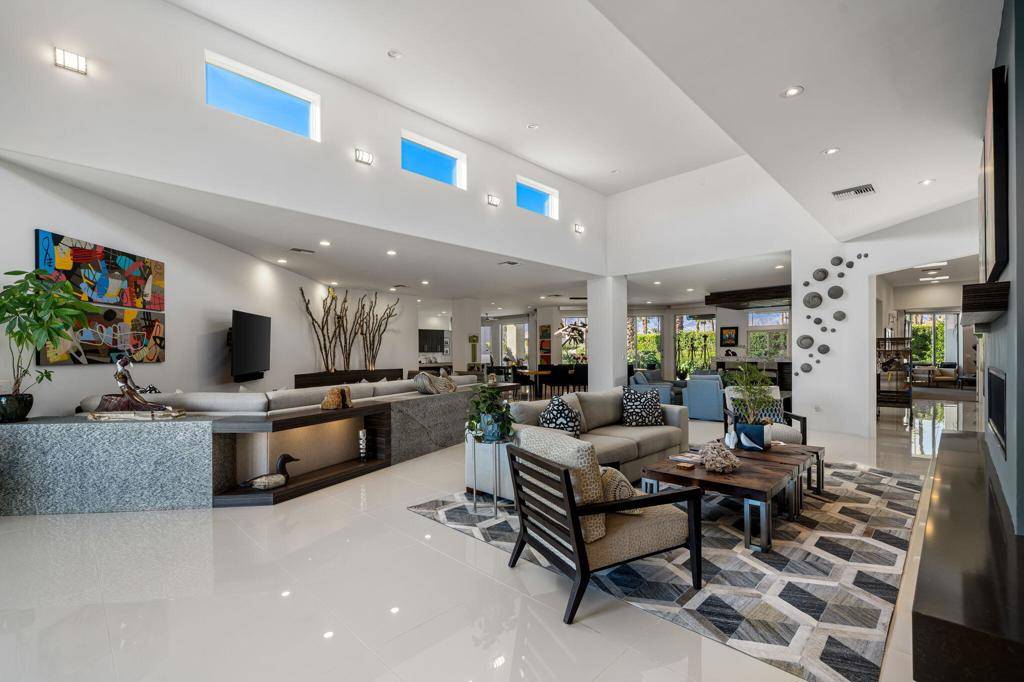 Rancho Mirage, CA 92270,14 Stephen TER