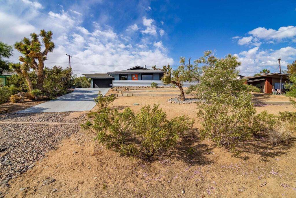 Joshua Tree, CA 92252,61455 Adobe DR