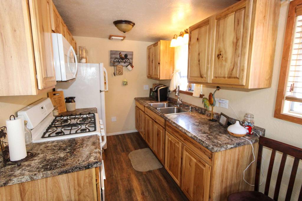 Sugarloaf, CA 92386,771 Victoria LN