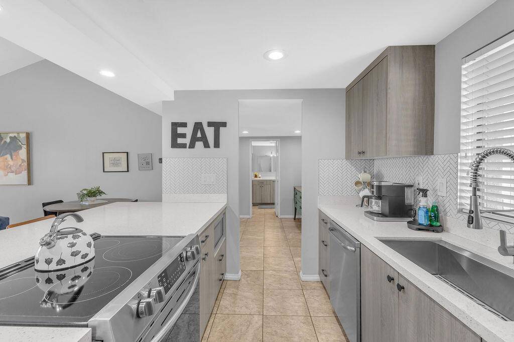 Palm Desert, CA 92211,77086 Pauma Valley WAY