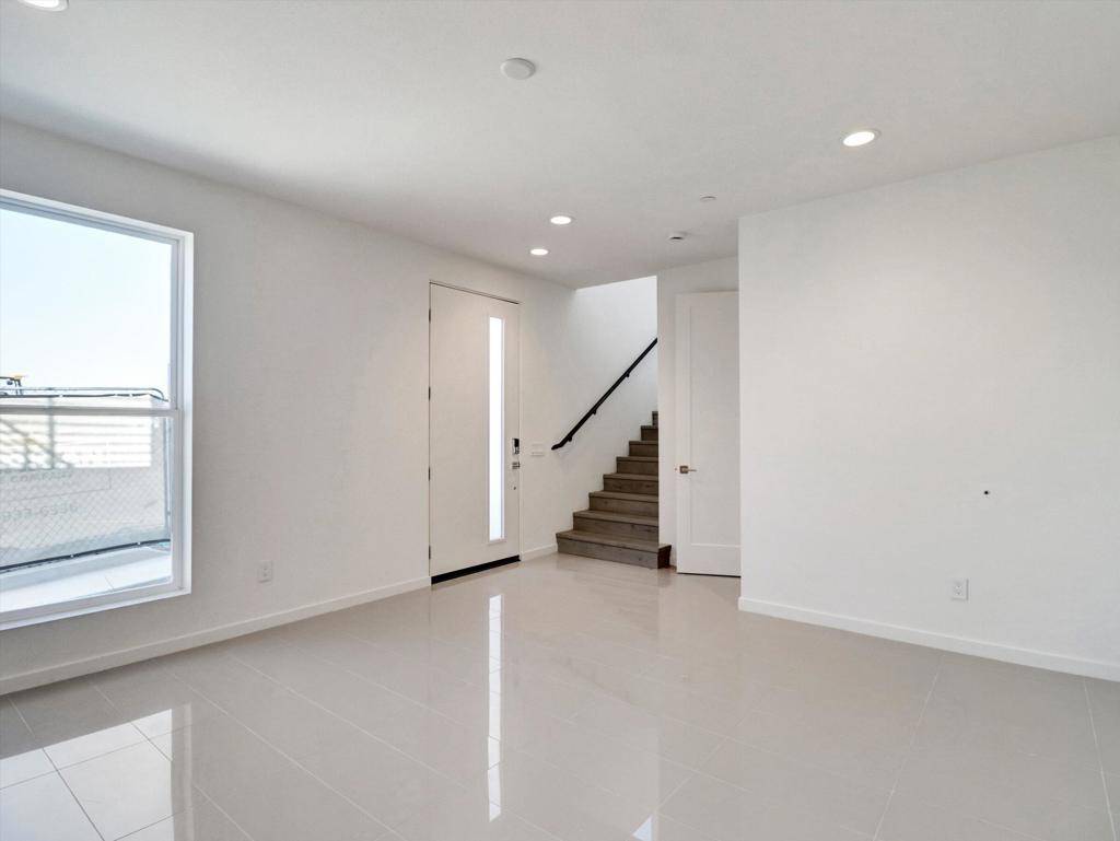 Palm Springs, CA 92264,760 Obsidian LOOP E #67