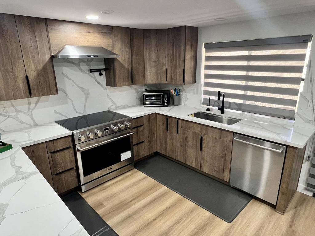 Palm Desert, CA 92260,55 Camisa LN