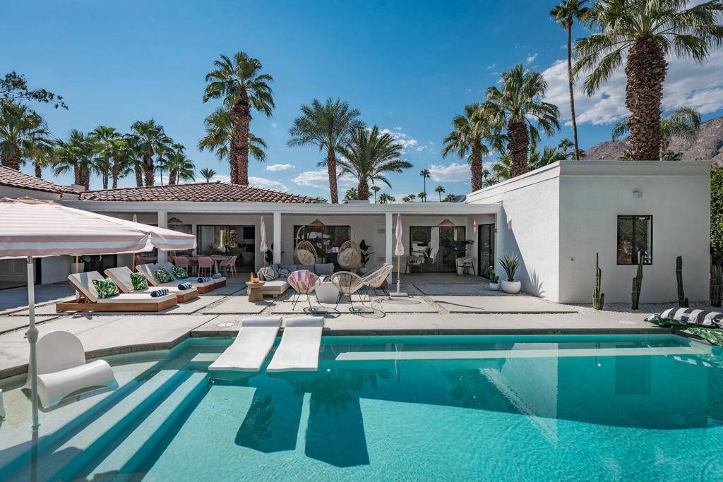 Palm Springs, CA 92262,246 W Vereda Norte