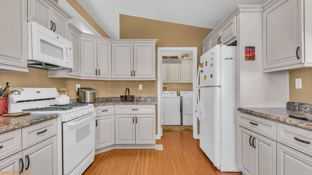 Desert Hot Springs, CA 92240,14777 Palm DR #102