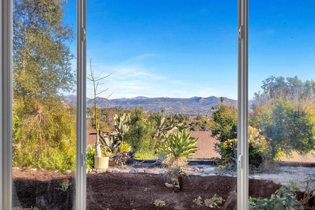 Lakeside, CA 92040,11382 Crazy Horse Dr