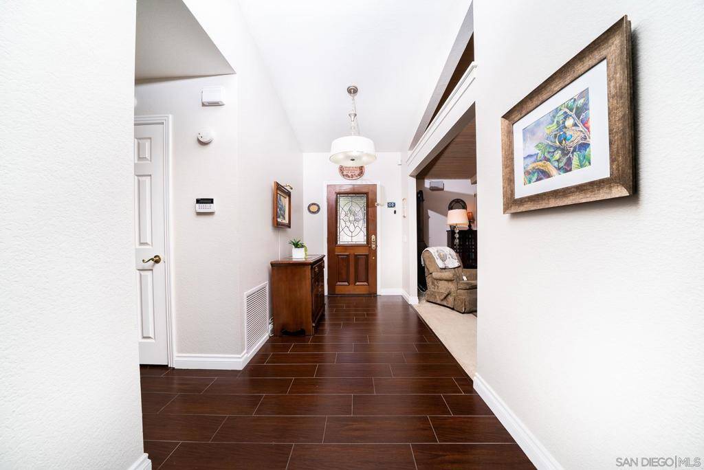 Fallbrook, CA 92028,3909 Palomar Dr