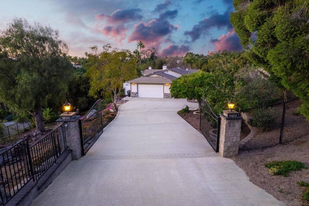 Fallbrook, CA 92028,3909 Palomar Dr