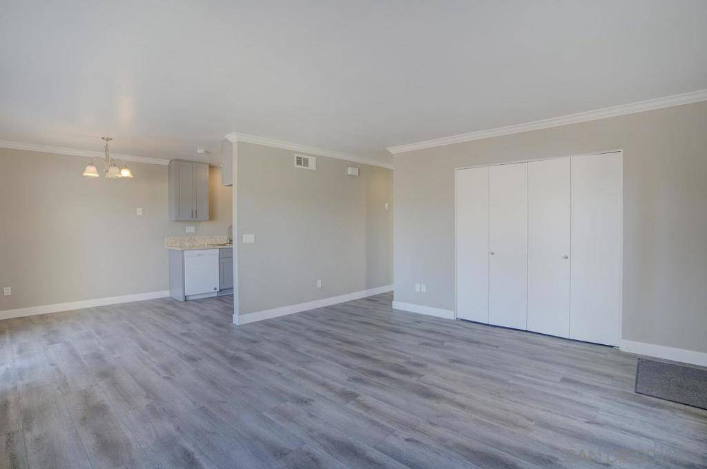 San Diego, CA 92139,2764 Casey St