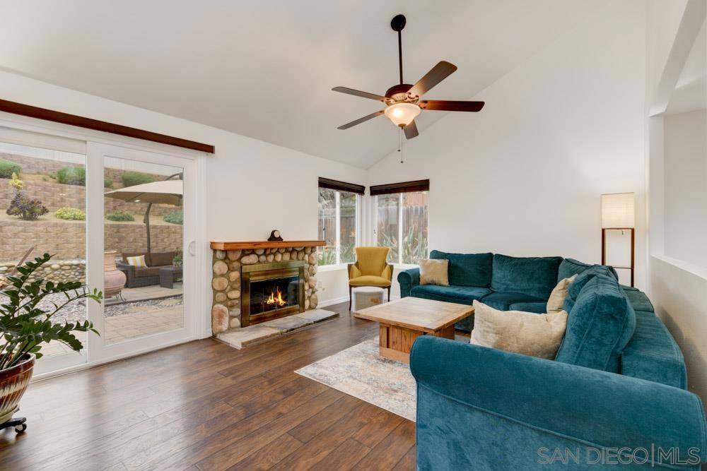 Poway, CA 92064,14008 Hermosillo Way