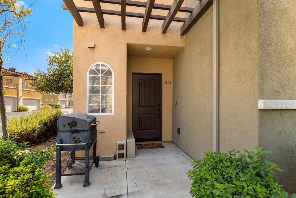 Santee, CA 92071,1301 Las Brisas Dr.