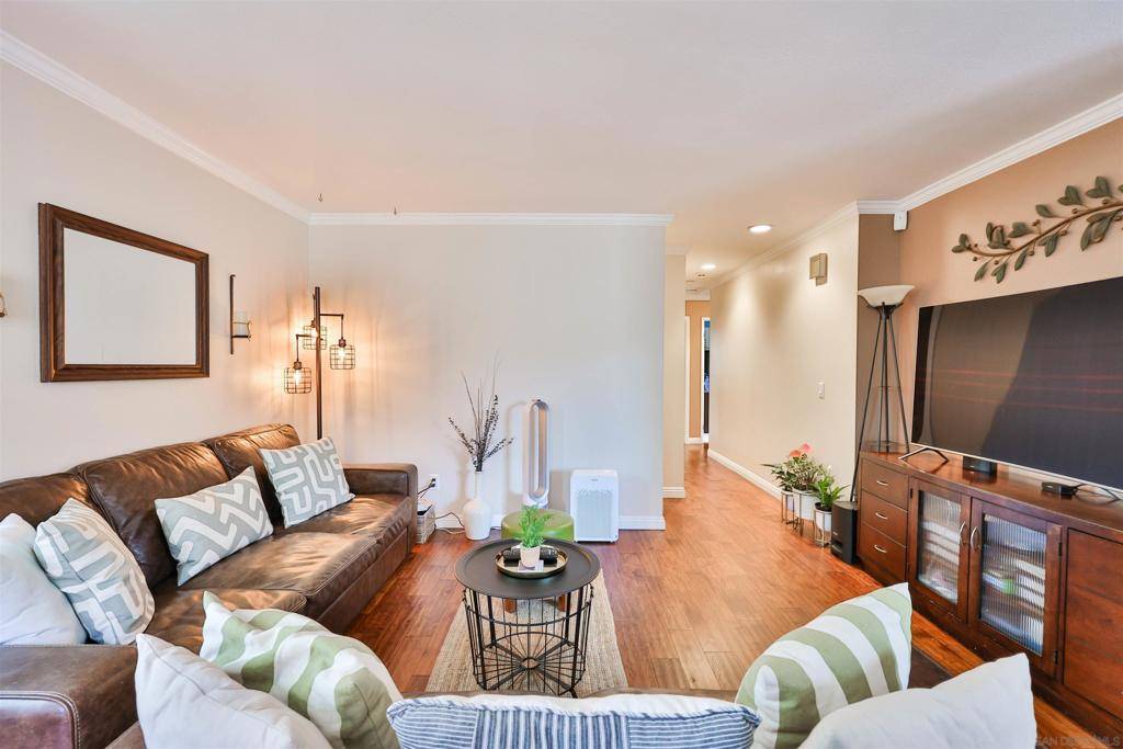 Escondido, CA 92026,1225 N Broadway #25