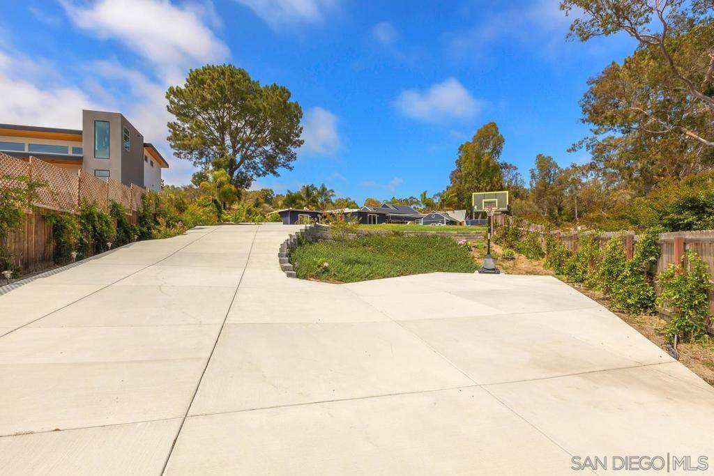San Diego, CA 92130,3850 Arroyo Sorrento Rd