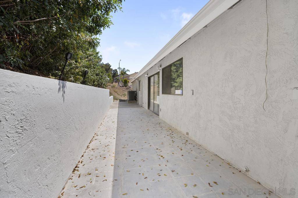 Poway, CA 92064,13316 Tarascan Dr
