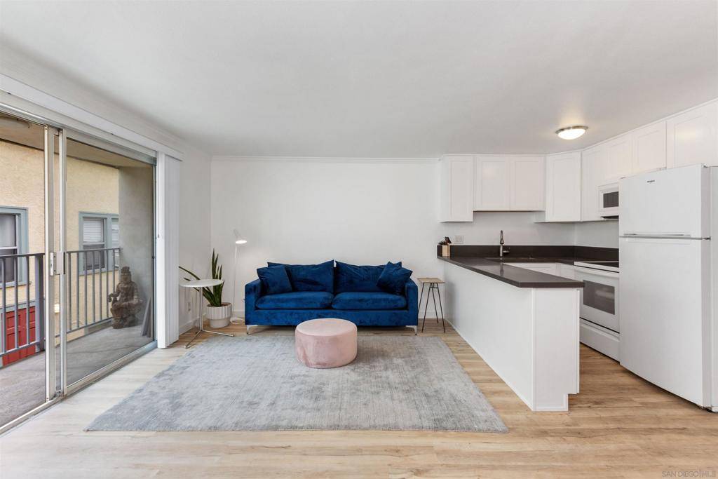 San Diego, CA 92103,4057 Brant St #7