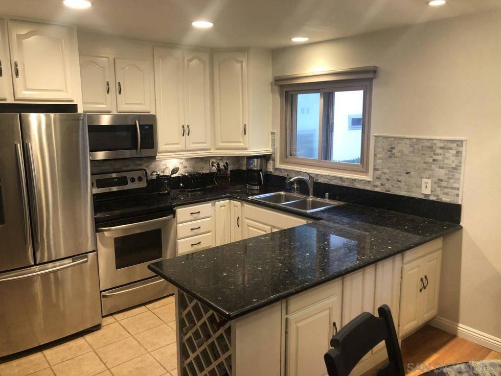 San Diego, CA 92110,4062 Valeta St #343