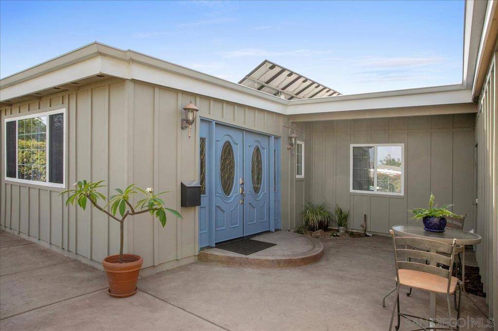 San Diego, CA 92123,2916 Larkin Pl