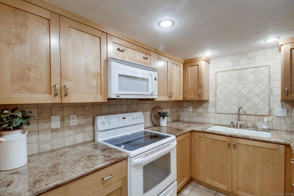 San Diego, CA 92103,3675 7th Avenue #C