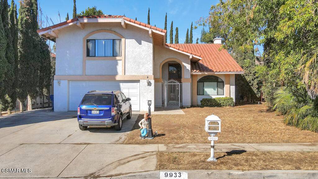 Chatsworth, CA 91311,9933 Glade AVE