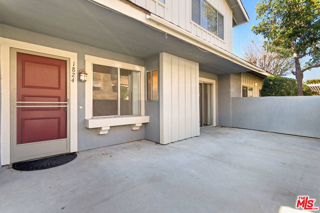 Thousand Oaks, CA 91362,1824 E AVENIDA DE LAS FLORES