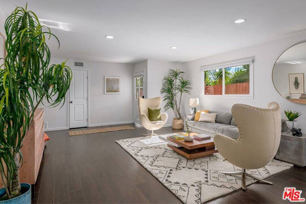 West Hills, CA 91307,6919 PLATT AVE
