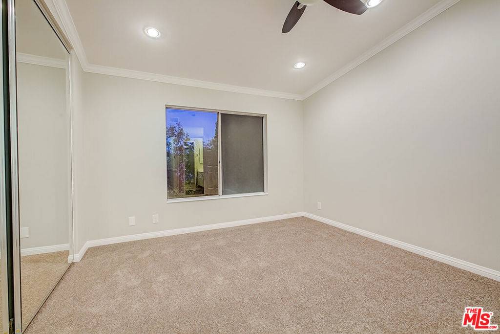 Anaheim, CA 92801,542 N DARTMOUTH WAY #25