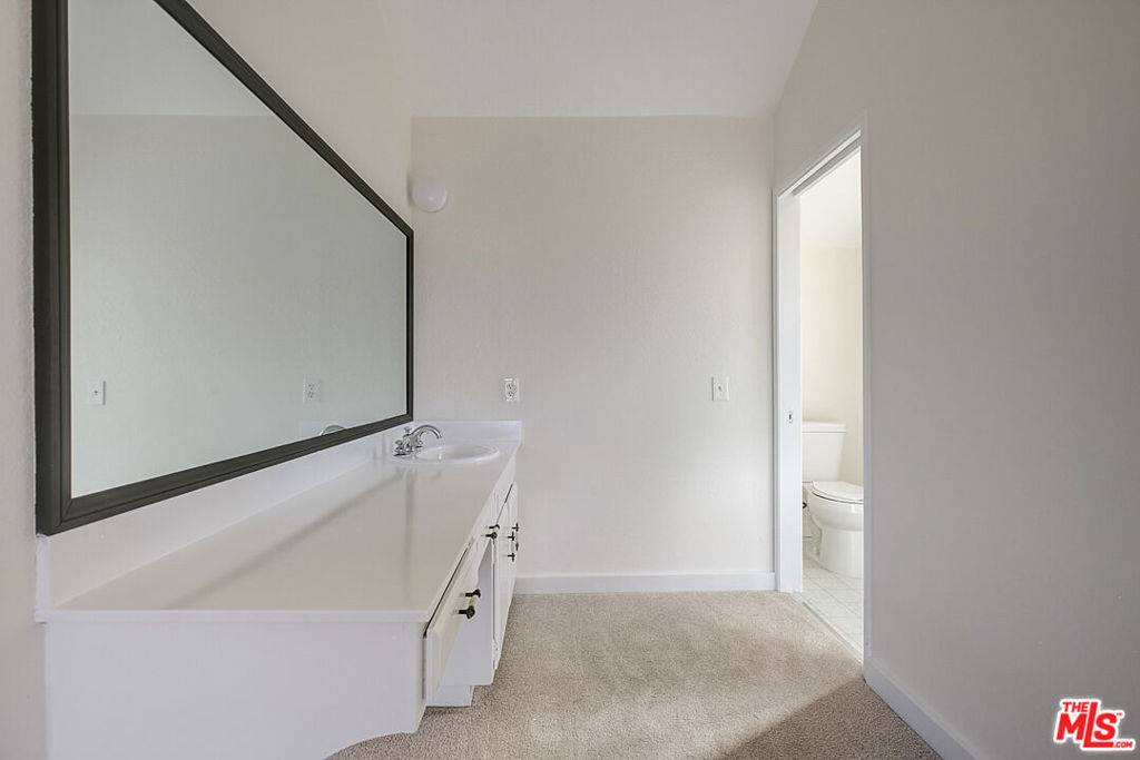 Yorba Linda, CA 92886,19951 CRESTKNOLL DR