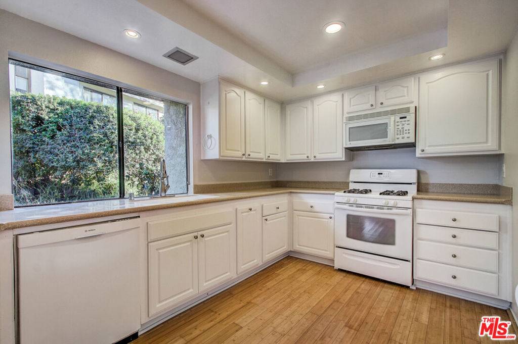 Mission Viejo, CA 92691,26526 AZUER