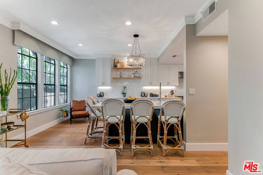 West Hollywood, CA 90046,1409 HAVENHURST DR #1