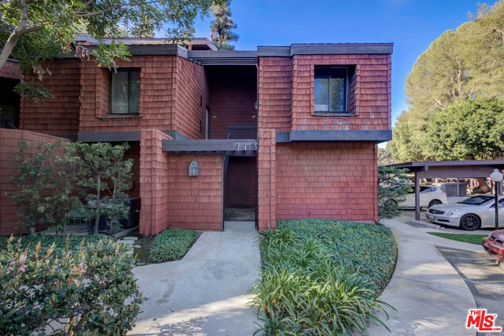 Diamond Bar, CA 91765,364 S PROSPECTORS RD #137