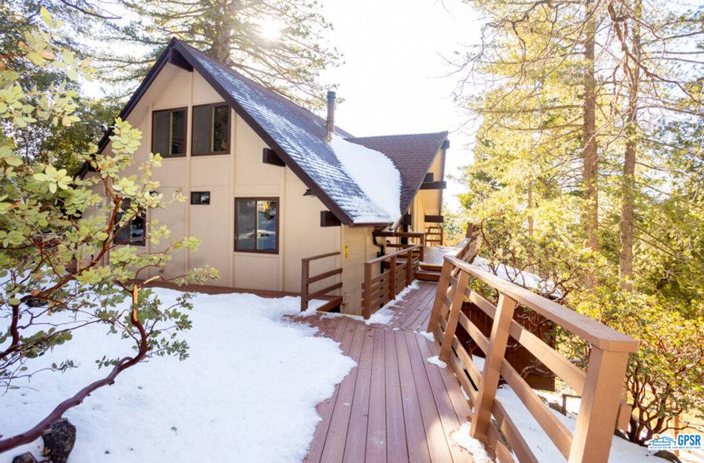 Idyllwild, CA 92549,52375 PINE RIDGE RD