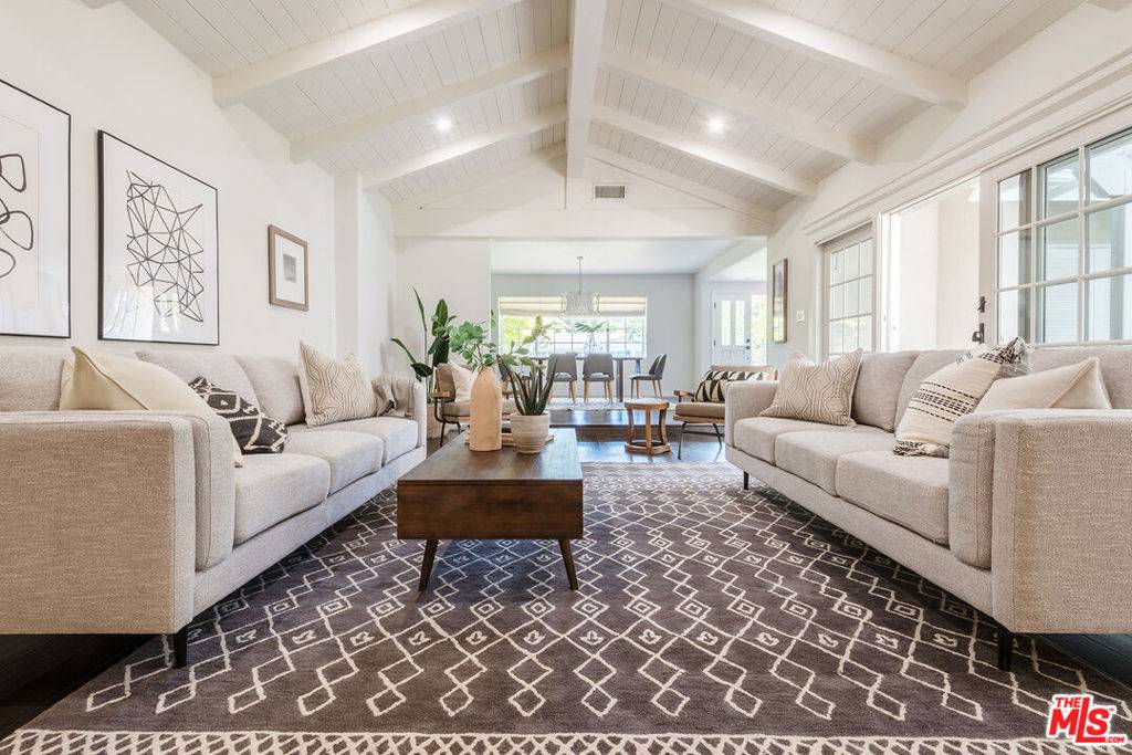 Northridge, CA 91325,9253 ALDEA AVE